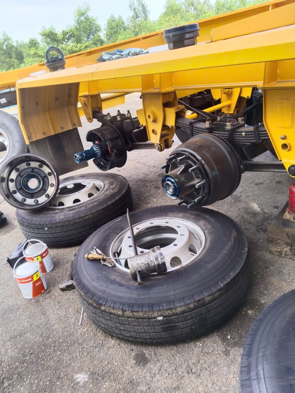 Dịch vụ vá vỏ lốp xe ô tô tận nơi cao tốc Hoài Nhơn